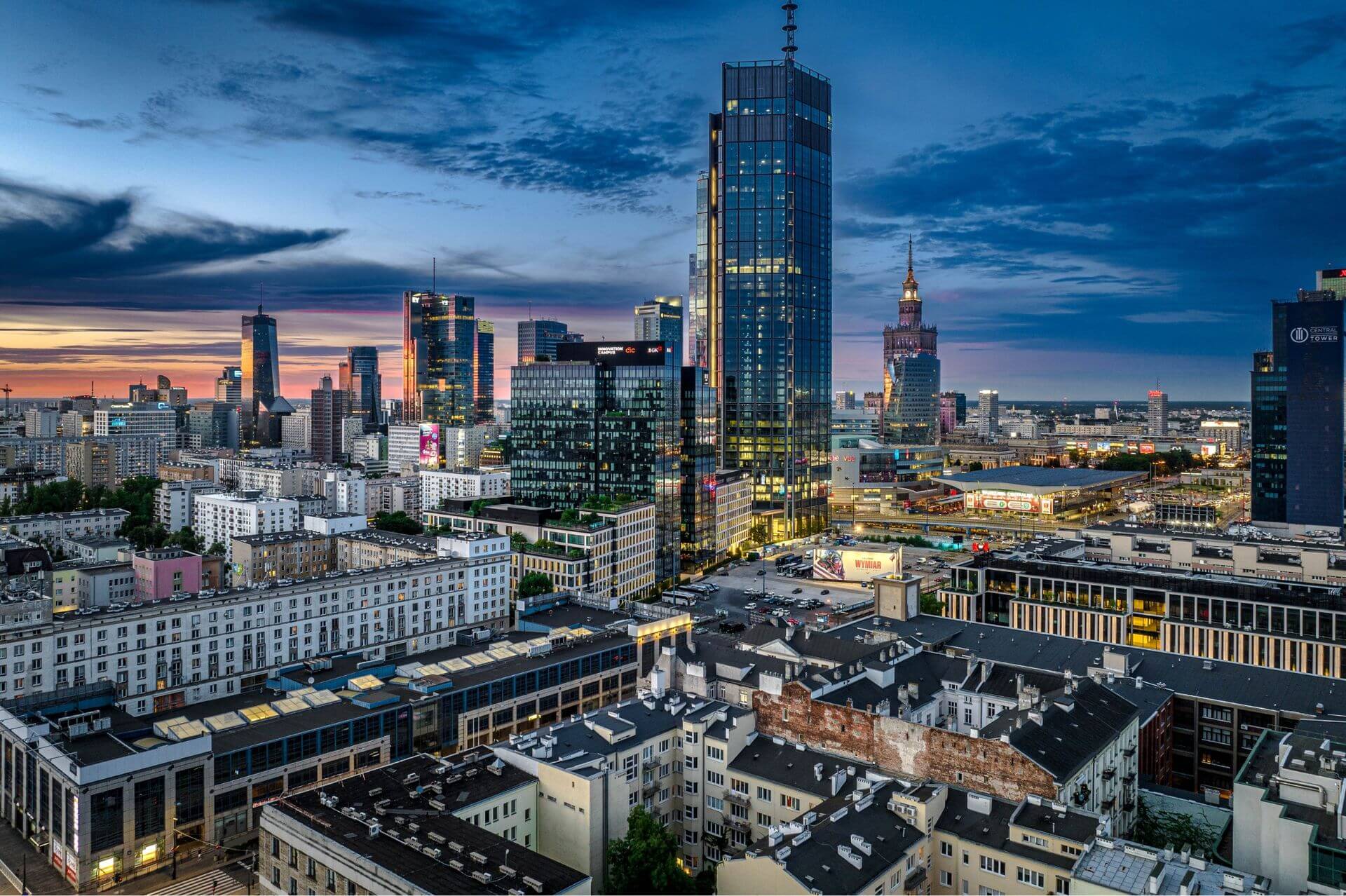 Raporty o biurach elastycznych w polskich miastach